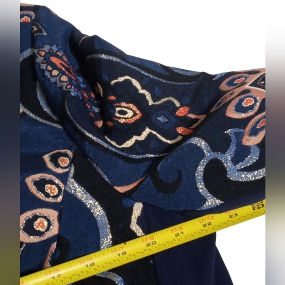 Chicos Jacquard Textured Topper Floral Lined Snap Closure Jacket Size 2(M) - Picture 5 of 7